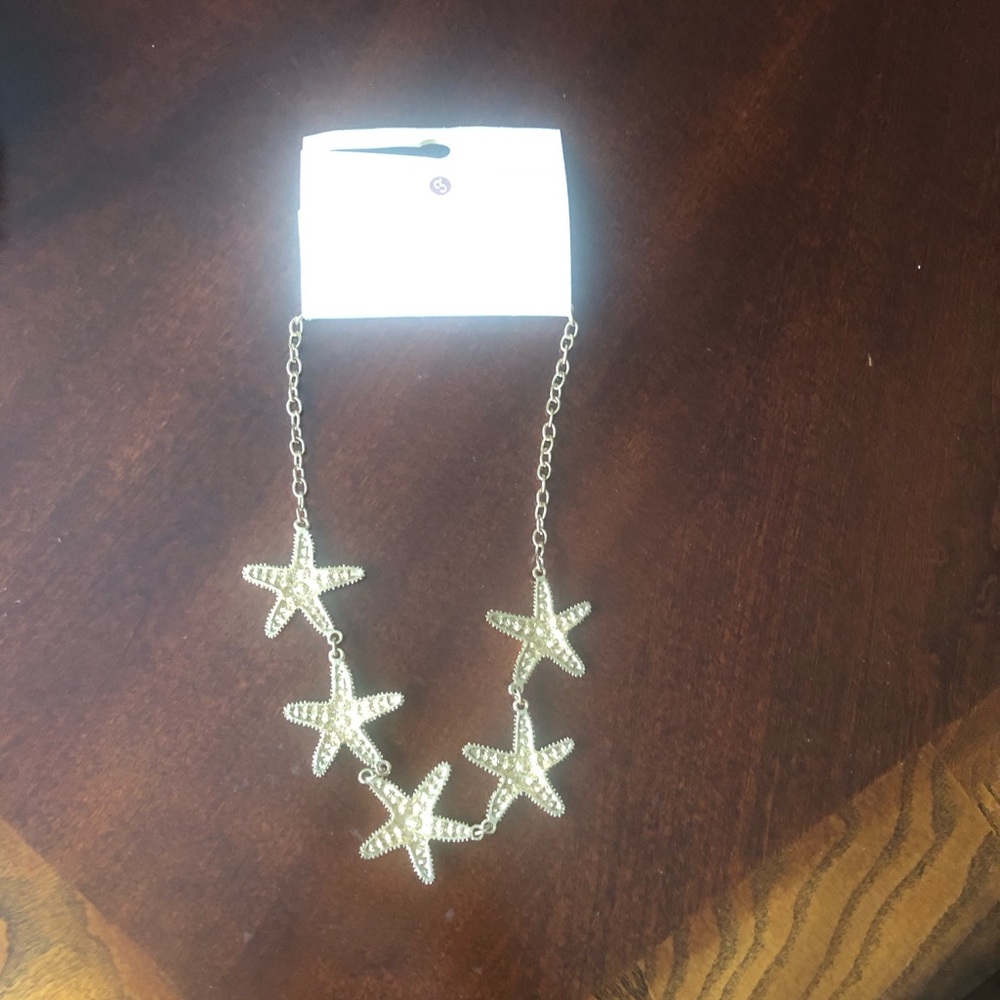 Vintage Starfish Statement Necklace in Coral and Gold - Picture 2 of 3